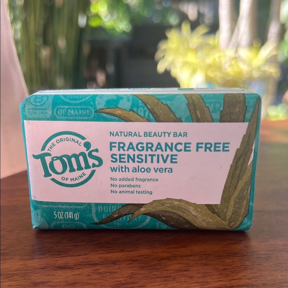 Tom’s fragrance free sensitive with aloe vera natural beauty bar 5 oz
